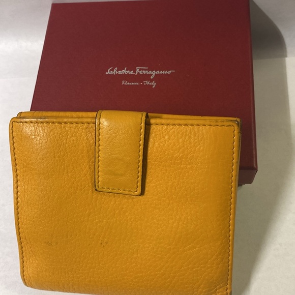 Salvatore Ferragamo compact wallet - Picture 3 of 10